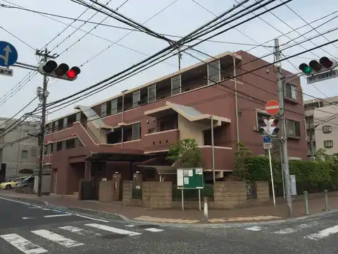 クレシア・ I